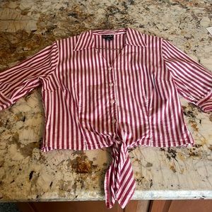 Women’s pink and white top